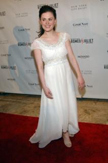 Anna Paquin feet photo thumbnail