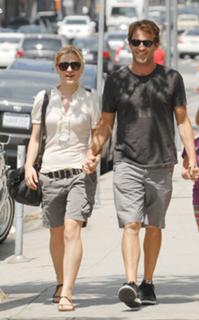 Anna Paquin feet photo thumbnail