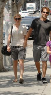 Anna Paquin feet photo thumbnail