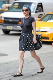 Anna Paquin feet photo thumbnail