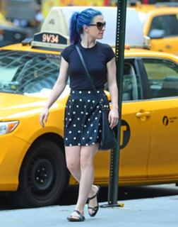 Anna Paquin feet photo thumbnail
