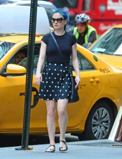 Anna Paquin feet photo thumbnail