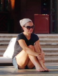 Anna Paquin feet photo thumbnail