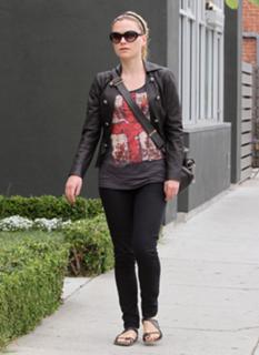 Anna Paquin feet photo thumbnail