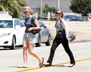 Anna Paquin feet photo thumbnail