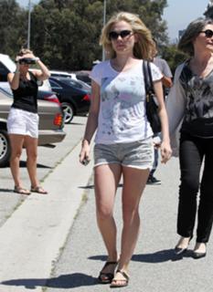 Anna Paquin feet photo thumbnail