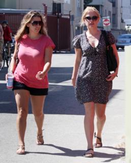 Anna Paquin feet photo thumbnail