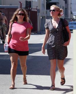 Anna Paquin feet photo thumbnail