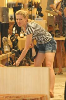 Anna Paquin feet photo thumbnail