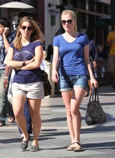 Anna Paquin feet photo thumbnail