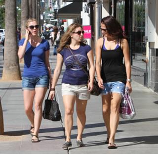Anna Paquin feet photo thumbnail