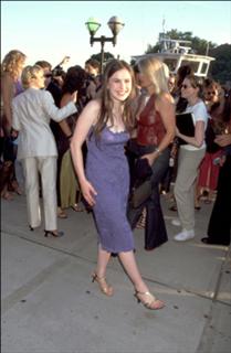 Anna Paquin feet photo thumbnail