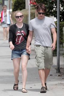 Anna Paquin feet photo thumbnail