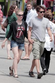 Anna Paquin feet photo thumbnail