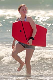 Anna Paquin feet photo thumbnail