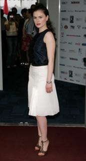 Anna Paquin feet photo thumbnail
