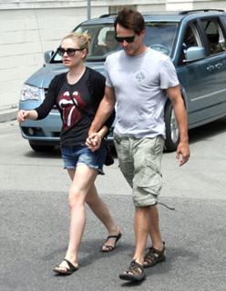 Anna Paquin feet photo thumbnail