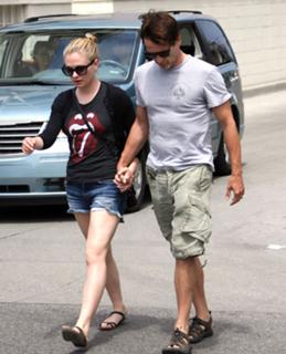 Anna Paquin feet photo thumbnail