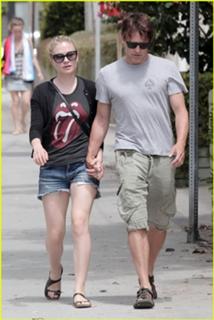Anna Paquin feet photo thumbnail