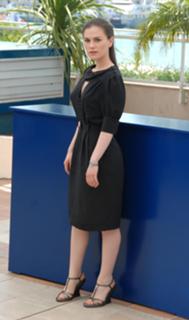 Anna Paquin feet photo thumbnail