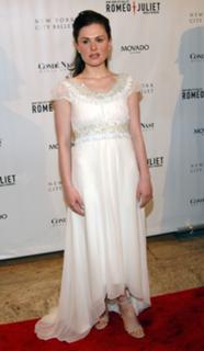 Anna Paquin feet photo thumbnail