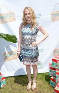 Anna Paquin feet photo thumbnail