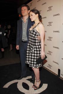 Anna Paquin feet photo thumbnail
