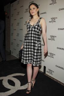 Anna Paquin feet photo thumbnail
