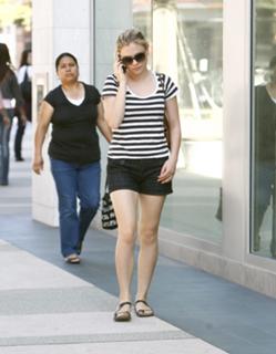 Anna Paquin feet photo thumbnail
