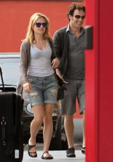 Anna Paquin feet photo thumbnail