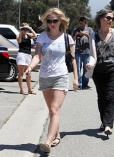 Anna Paquin feet photo thumbnail