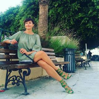 Anna Popek feet photo thumbnail