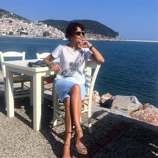 Anna Popek feet photo thumbnail