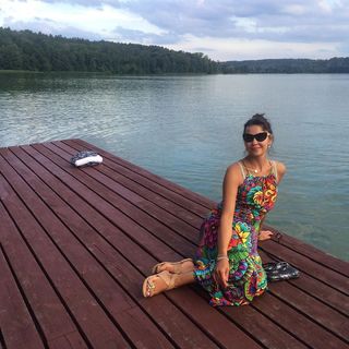 Anna Popek feet photo thumbnail