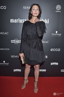 Anna Popek feet photo thumbnail