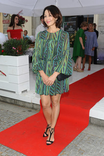 Anna Popek feet photo thumbnail