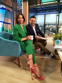 Anna Popek feet photo thumbnail