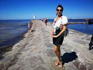 Anna Popek feet photo thumbnail