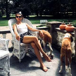 Anna Popek feet photo thumbnail