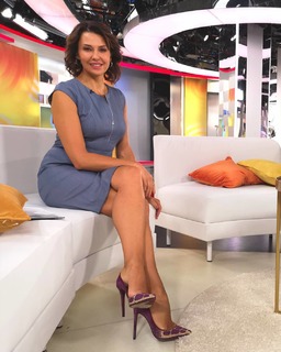 Anna Popek feet photo thumbnail