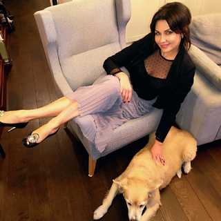 Anna Popek feet photo thumbnail