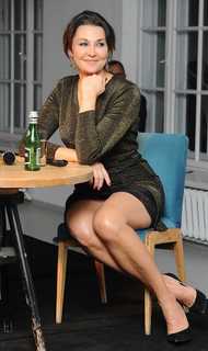 Anna Popek feet photo thumbnail