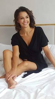 Anna Popek feet photo thumbnail