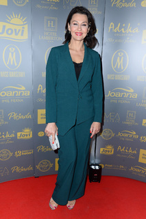 Anna Popek feet photo thumbnail