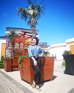 Anna Popek feet photo thumbnail