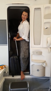 Anna Popek feet photo thumbnail