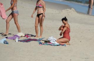 Anna Popek feet photo thumbnail