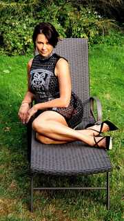 Anna Popek feet photo thumbnail