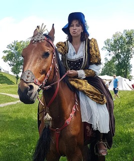 Anna Popek feet photo thumbnail