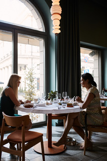 Anna Popek feet photo thumbnail